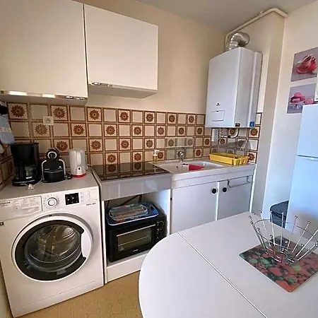 Le Nouch - 1 Etoile Parking Hotel 4*