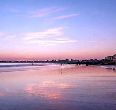 Le Nouch - 1 Etoile Parking Hotel